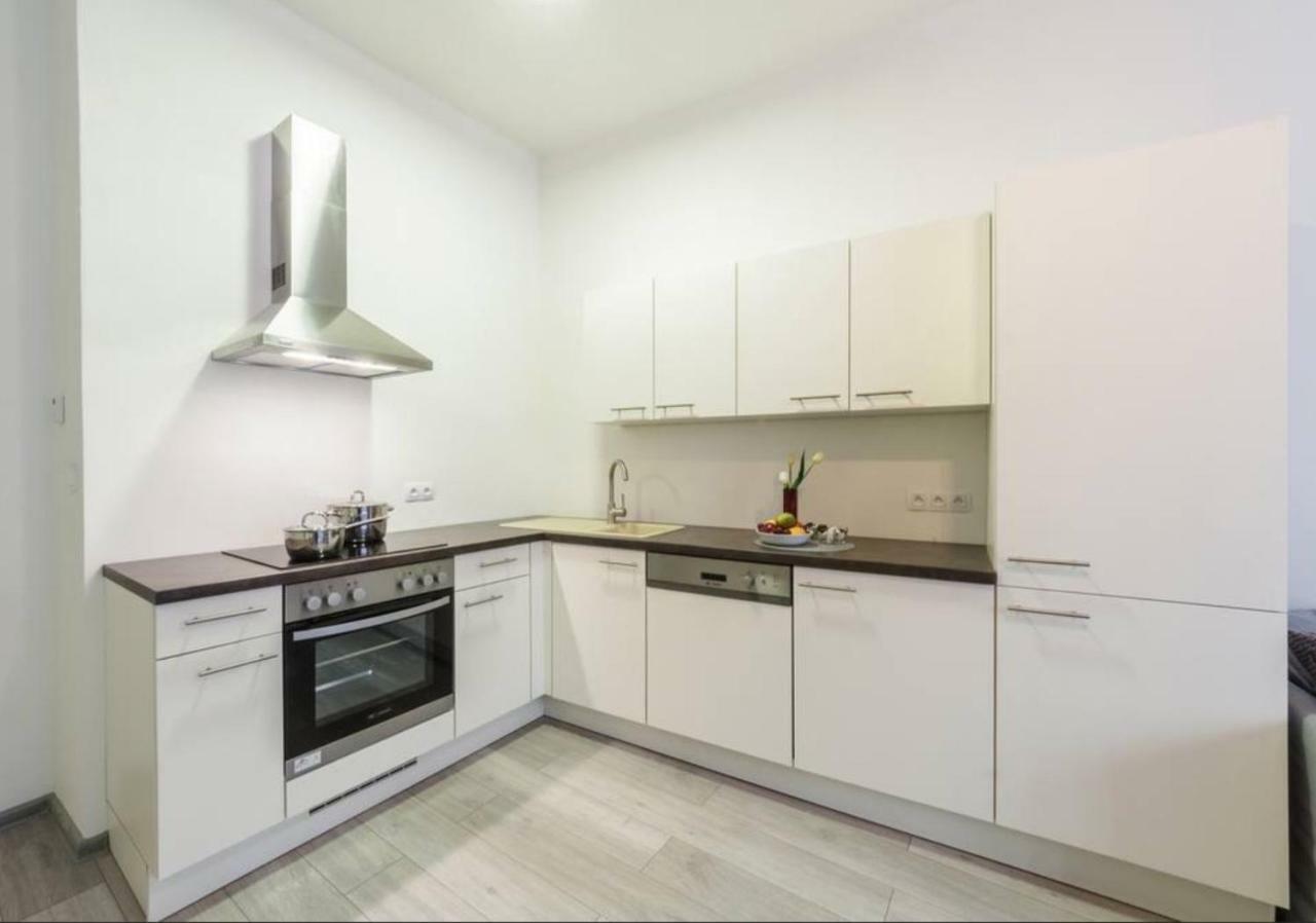 Central Prague Crown Apartments المظهر الخارجي الصورة