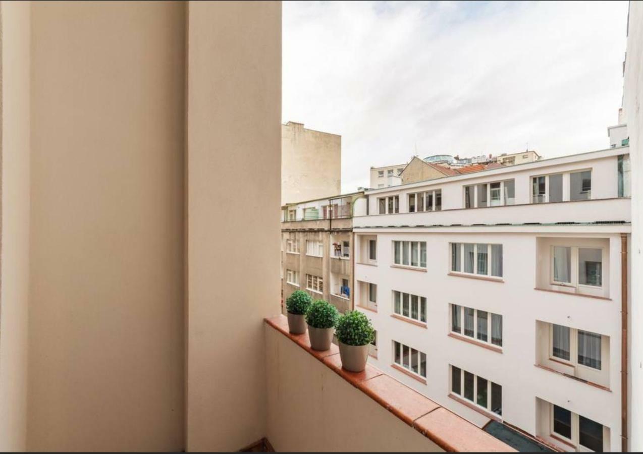 Central Prague Crown Apartments المظهر الخارجي الصورة