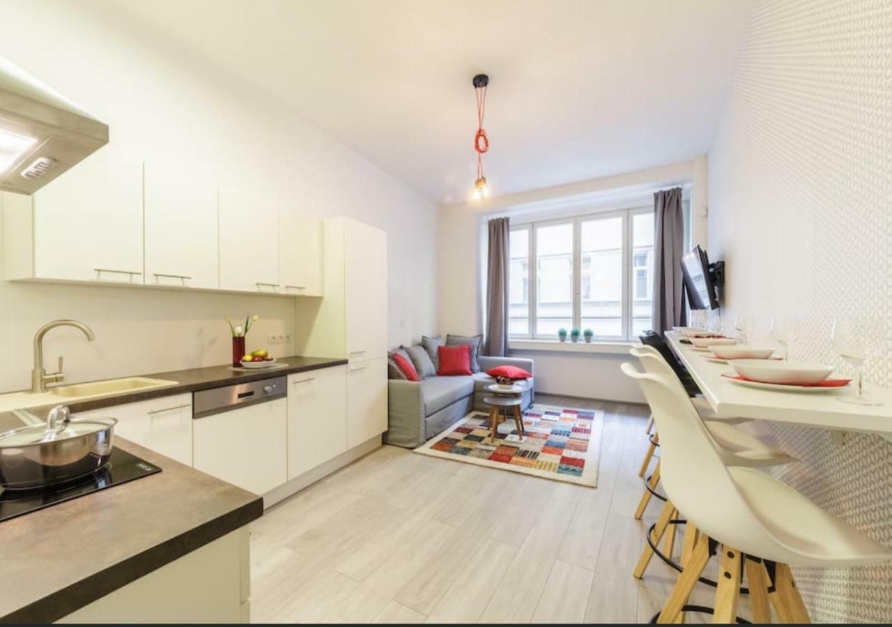 Central Prague Crown Apartments المظهر الخارجي الصورة